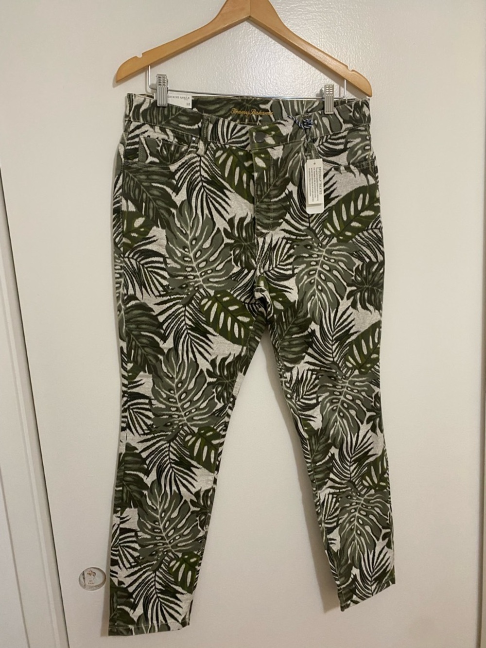 Tommy Bahama Olive Safari Bliss HR Ankle In Tea Leaf - Picture 7 of 7